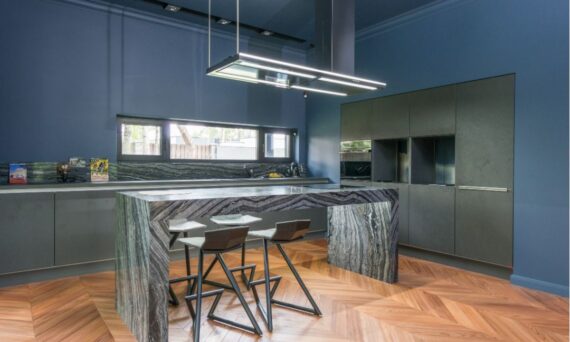 ‎"Designer Furniture Sales Online"